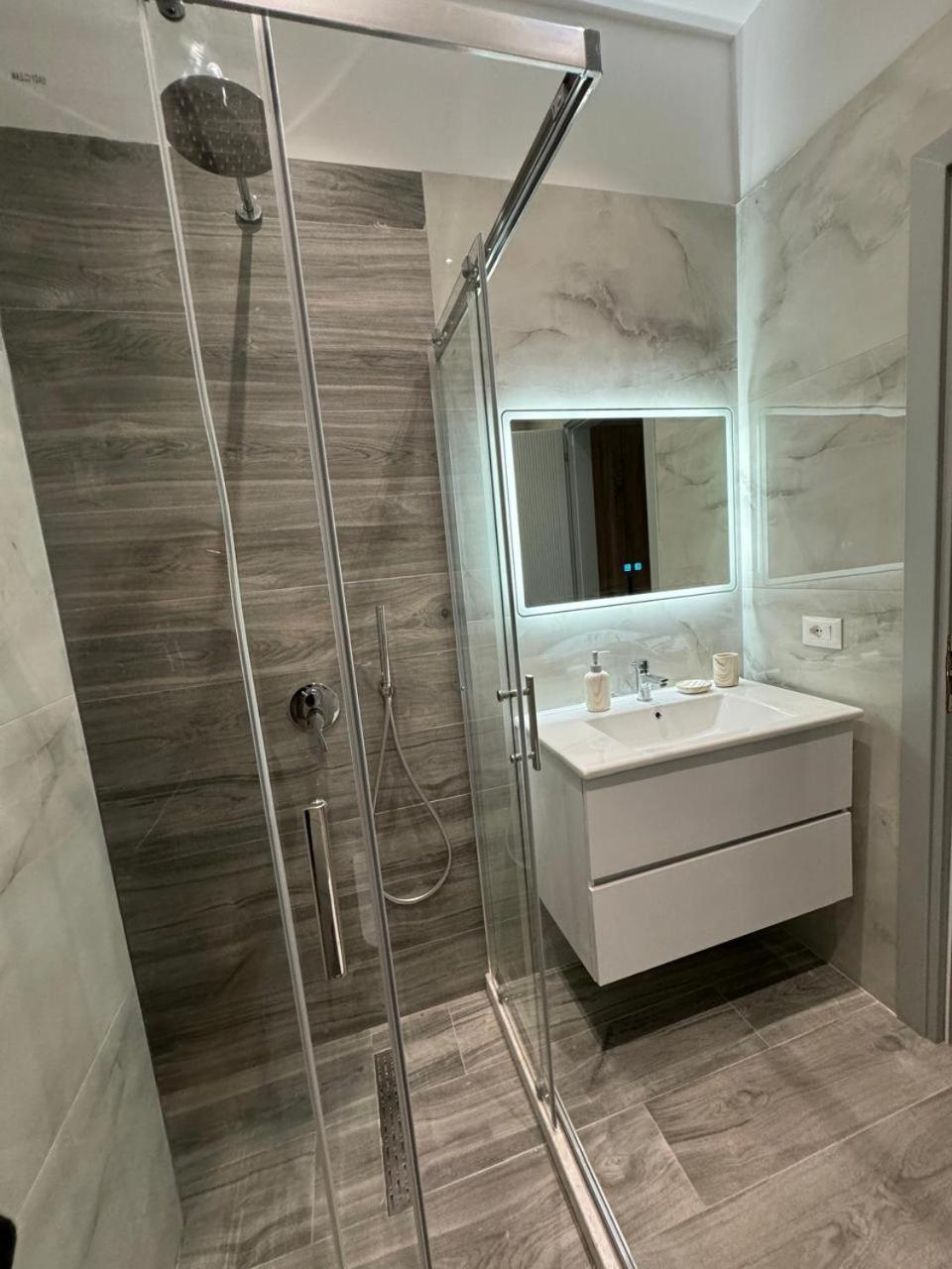 Isla'S Luxurious Seaside Apartments Durrës 外观 照片